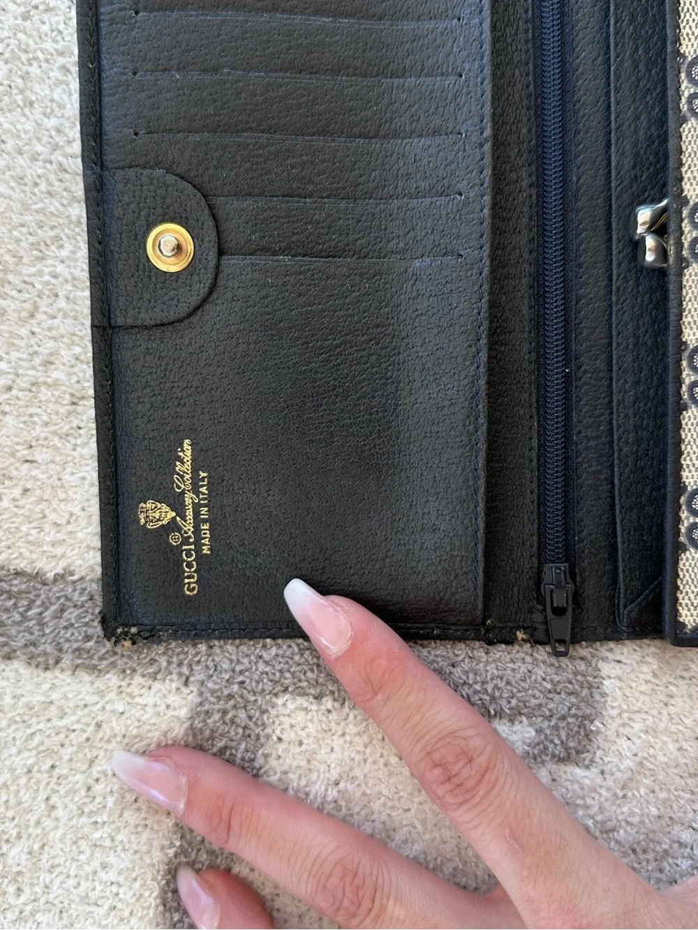 100% authentic vintage Gucci wallet